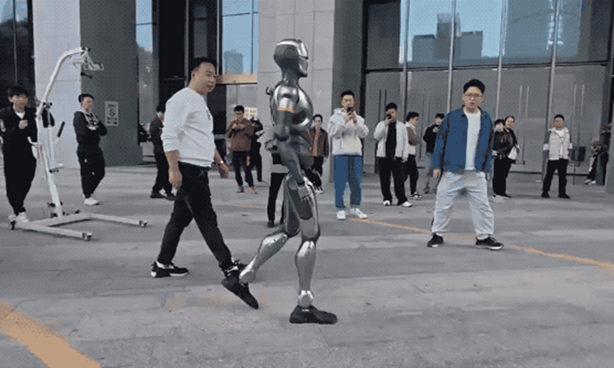 回望他的職